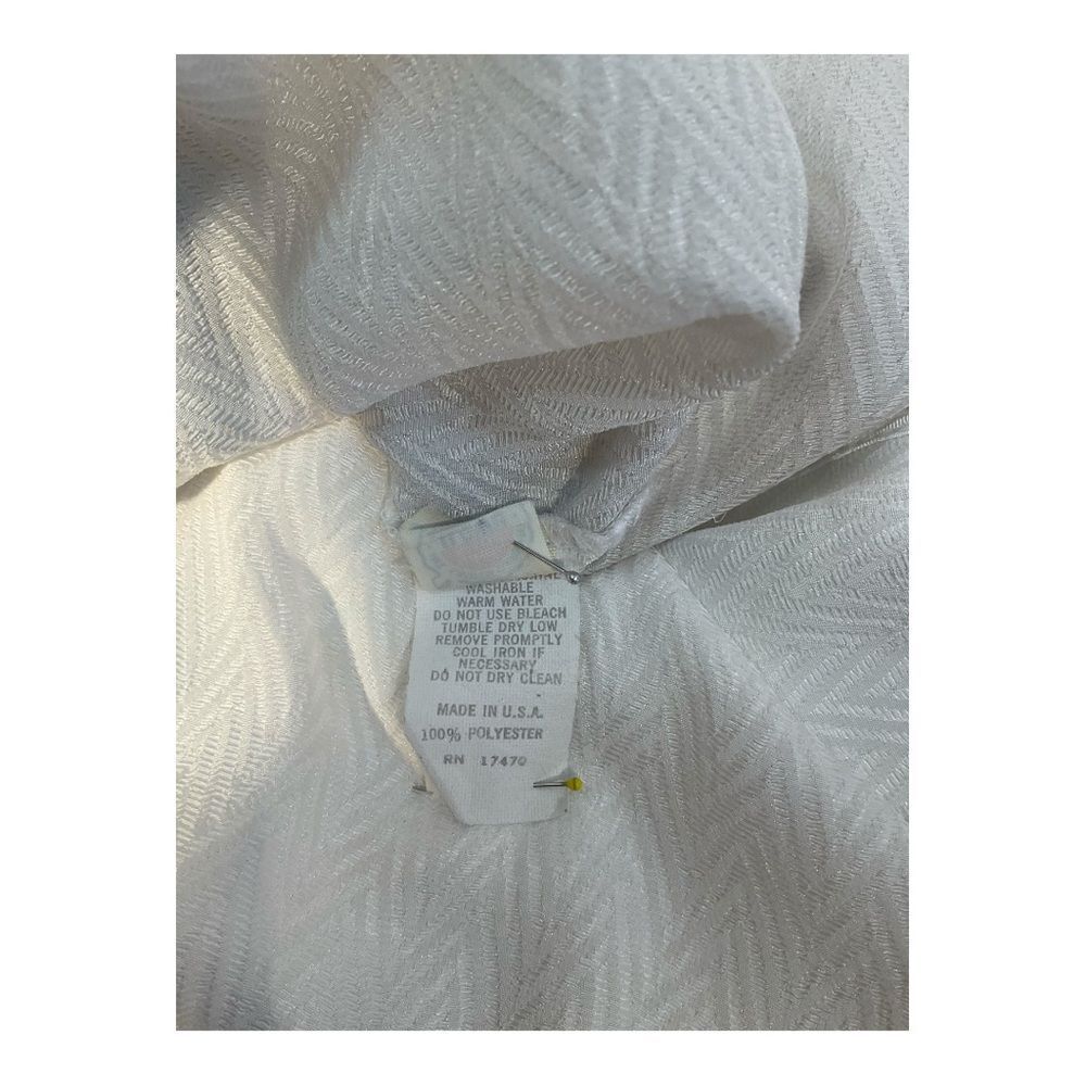 The Villager Women’s Vintage Size 6 Long Sleeve white Clip Dot Blouse Top - Picture 6 of 13
